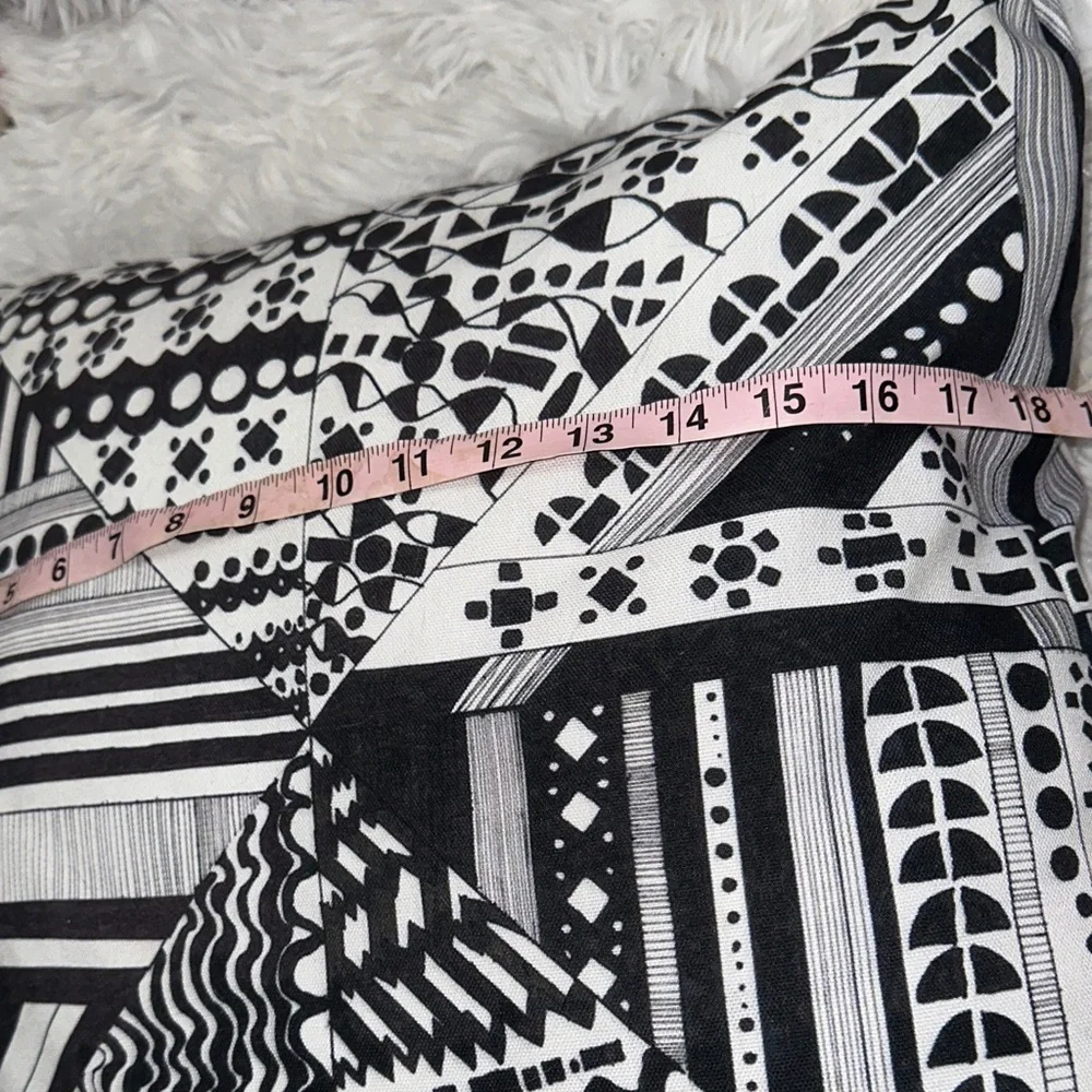 Geometric Black and White Accent Pillow‎ NWOT